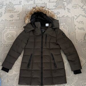 Noize Women's Green Puffer Jacket with Faux Fur Trim